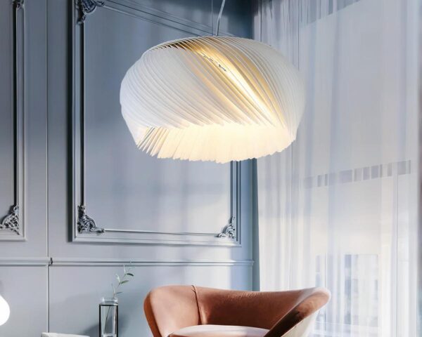 Suspension artistique et décorative dans une pièce