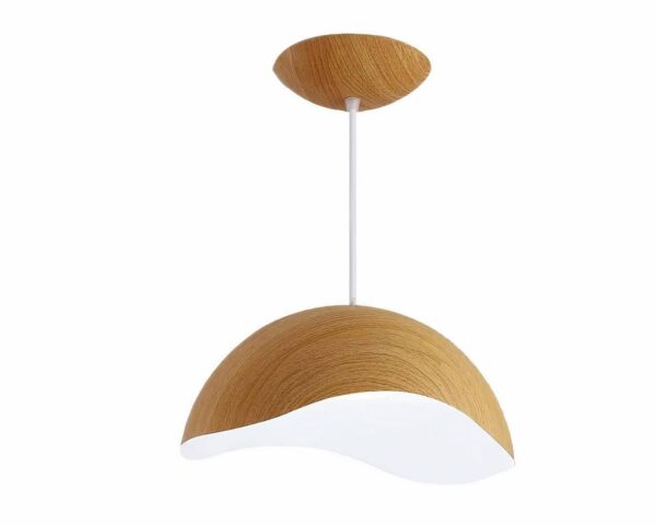 Suspension épurée et nordique avec effet bois sur fond blanc