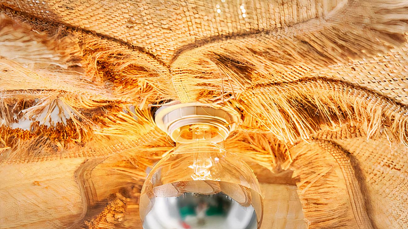IMG_09_2024_suspension_fleur_artistique_design_03-image-3.jpg