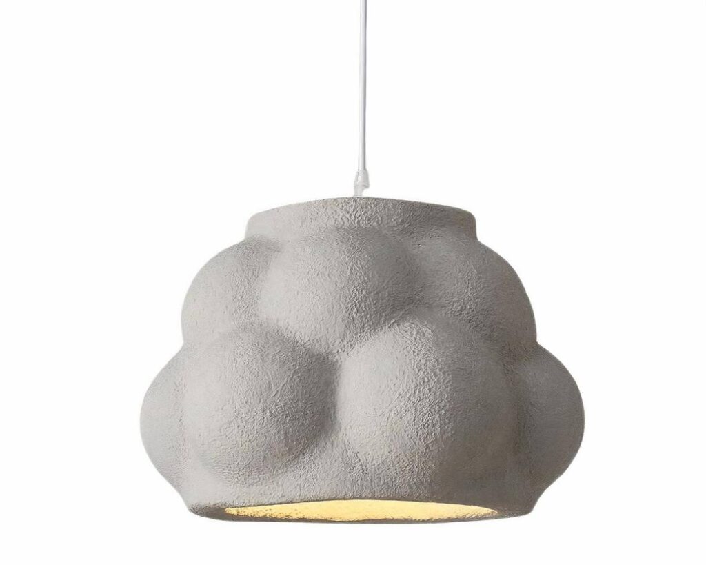 Suspension LED design en forme de nuage texturé sur fond blanc