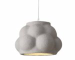 Suspension LED design en forme de nuage texturé sur fond blanc