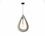 Suspension LED minimaliste en forme de goutte d'eau sur fond blanc