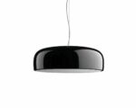 Suspension LED moderne noire brillante sur fond blanc