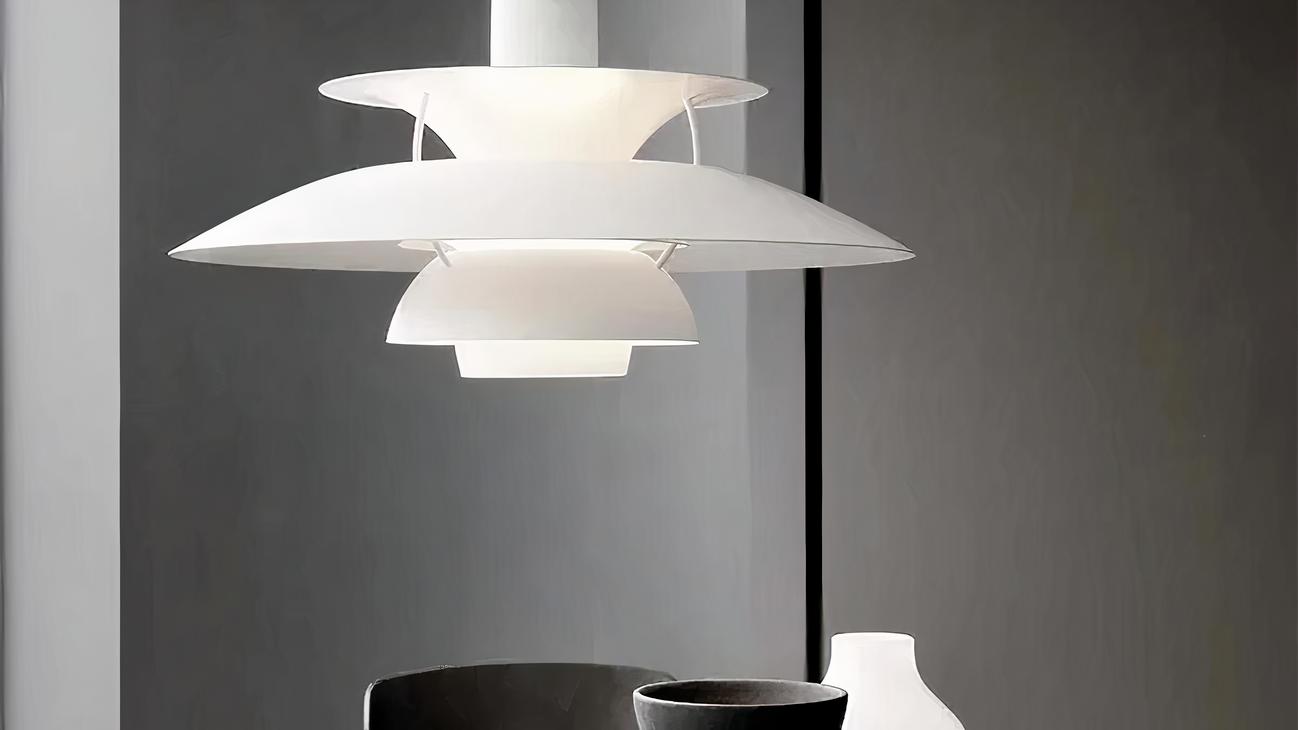 IMG_09_2024_suspension_metal_led_etage_style_minimaliste_01-image-1.jpg