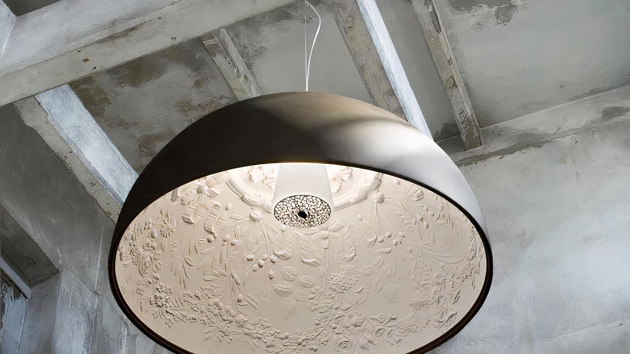 IMG_09_2024_suspension_minimaliste_motifs_artistiques_03-image-3.jpg