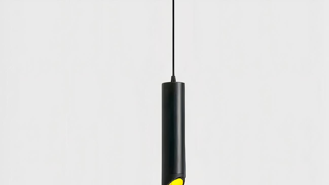 IMG_09_2024_suspension_minimaliste_noire_forme_tube_03-image-1.jpg