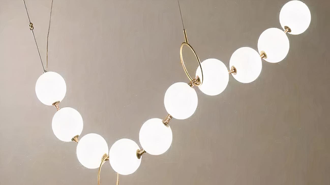IMG_09_2024_suspension_multiple_led_doree_artistique_03-image-3.jpg