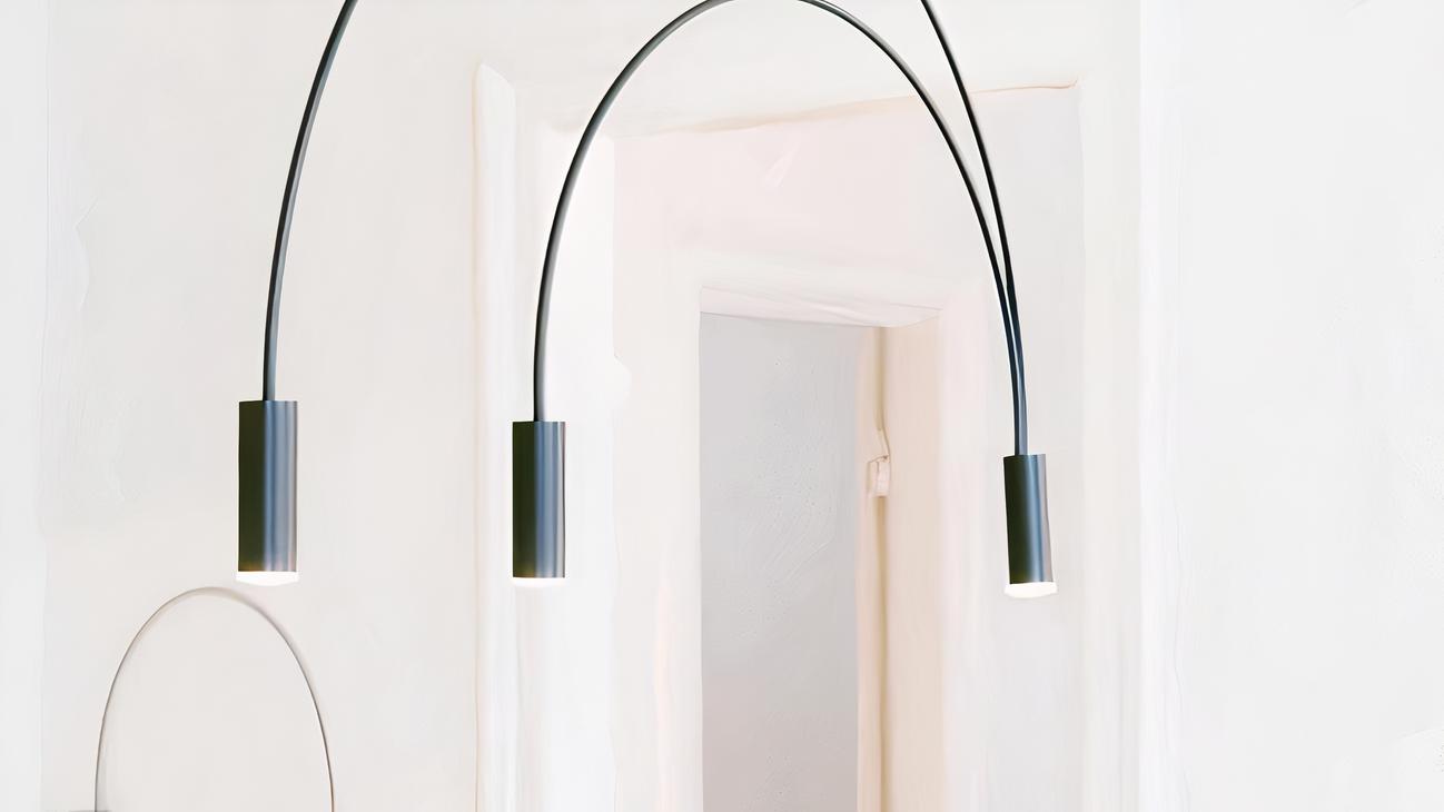 IMG_09_2024_suspension_noire_design_arche_elegante_01-image-1.jpg
