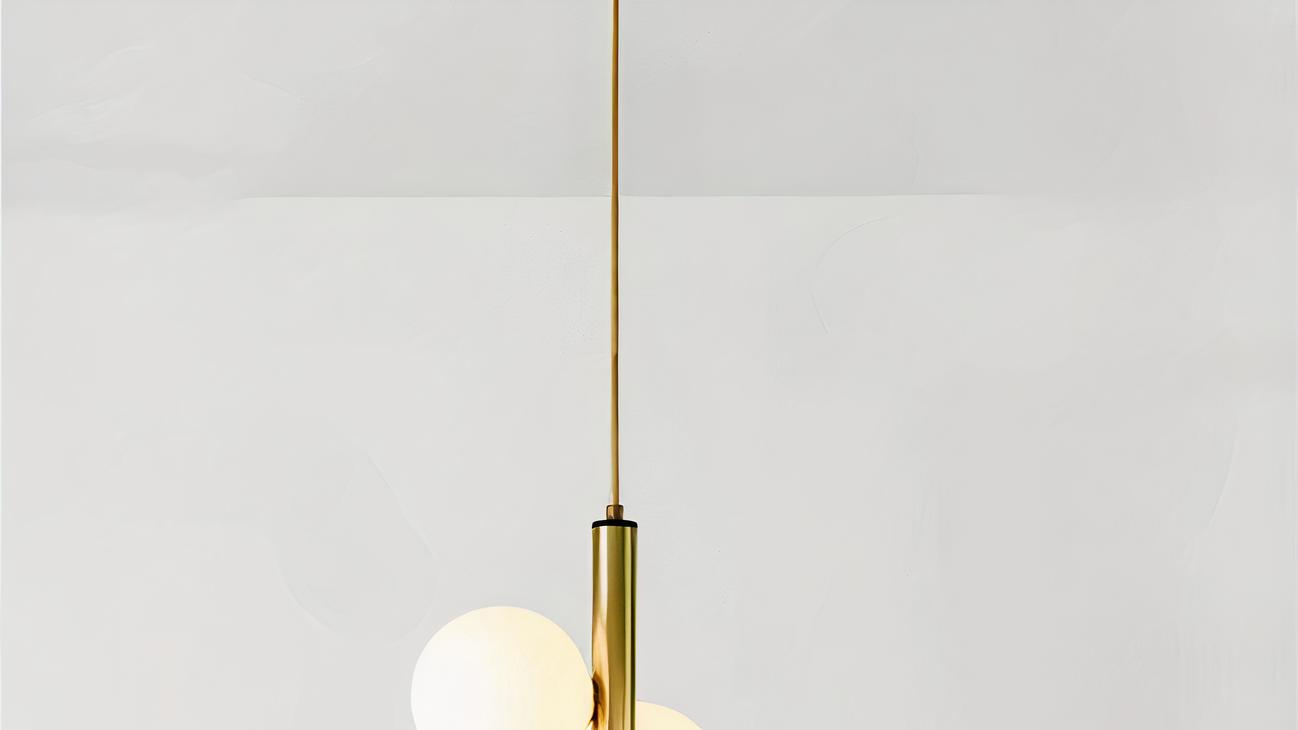 IMG_09_2024_suspension_nordique_doree_design_luxueux_01-image-3.jpg