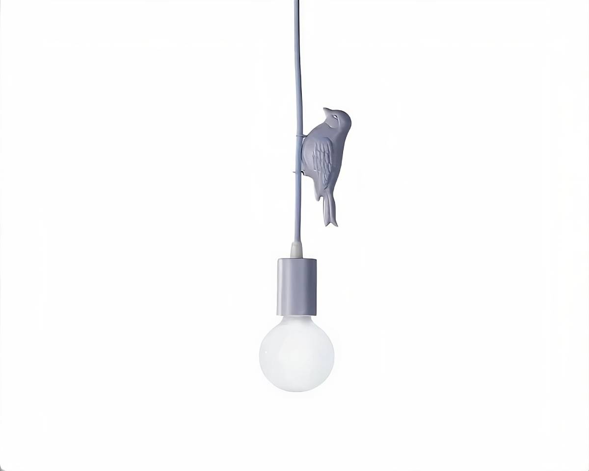 Suspension nordique et filaire avec oiseau sur fond blanc