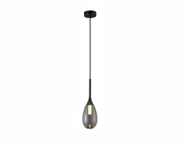 Suspension nordique en verre gris fumé ressemblant à une goutte sur fond blanc.