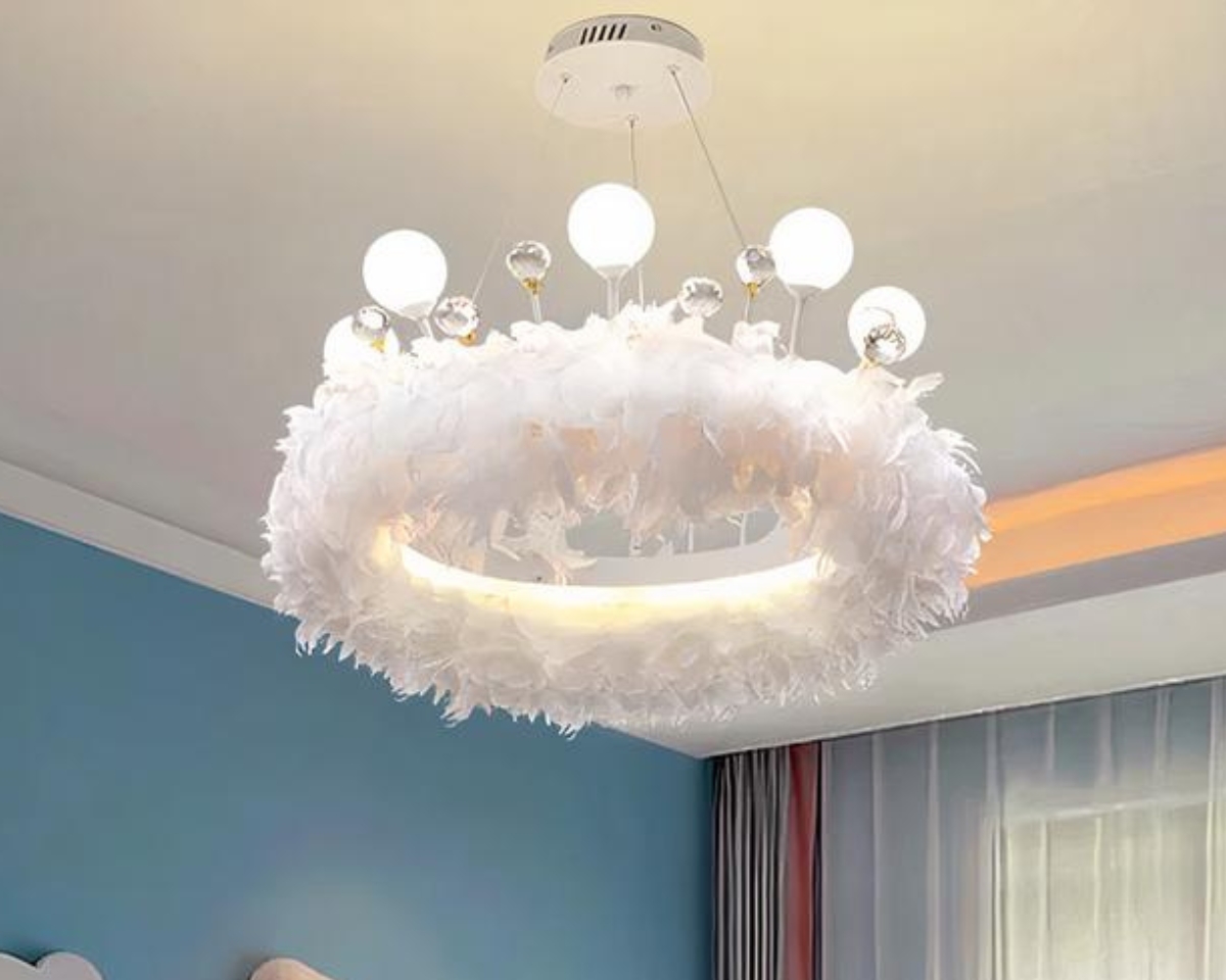 IMG_09_2024_suspension_plume_forme_couronne_b