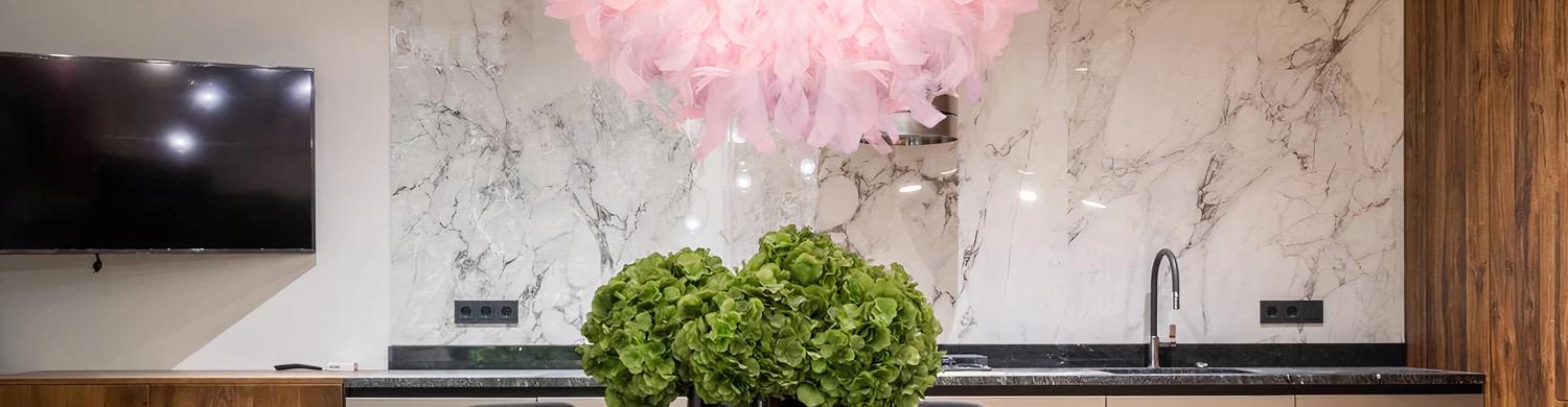IMG_09_2024_suspension_plume_rose_design_moderne_01-image-2.jpg