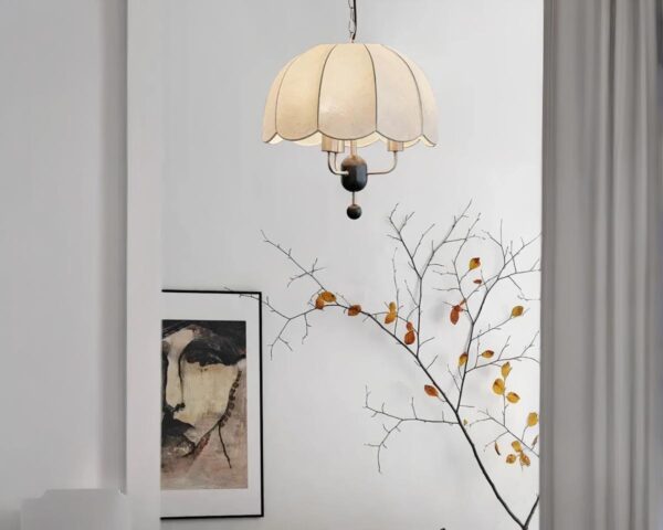 Suspension rétro en tissu avec motif floral sur fond gris