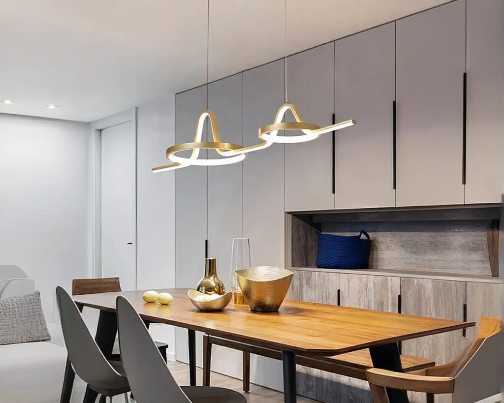 Suspension scandinave créative et artistique dans une pièce