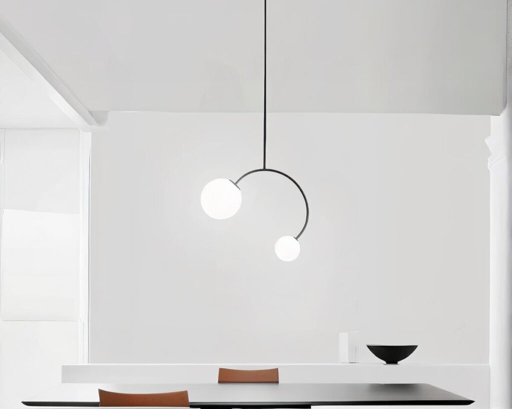 Suspension scandinave moderne avec deux têtes  sur fond gris