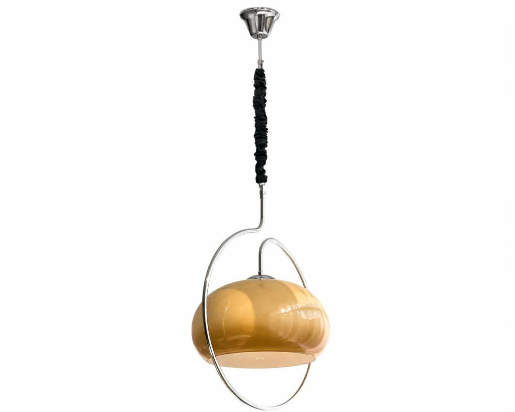 Suspension japonaise LED tendance en rotin sur fond blanc