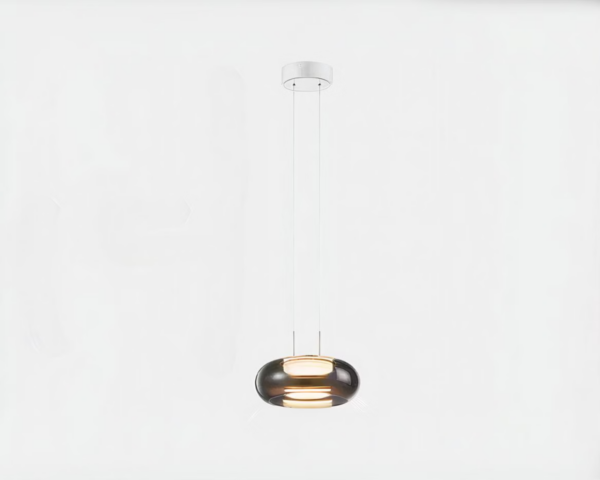 Suspension verre design contemporain et élégant sur fond gris