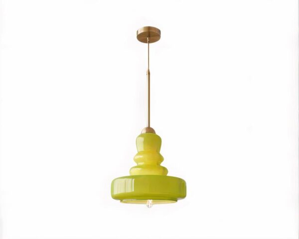 Suspension verre style vintage avec finition dorée sur fond blanc