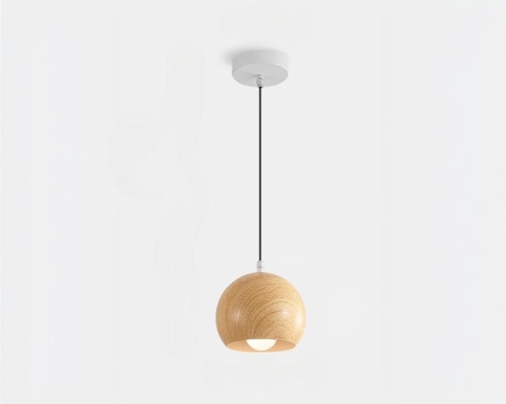 Suspension en bois de style pastoral sur fond gris