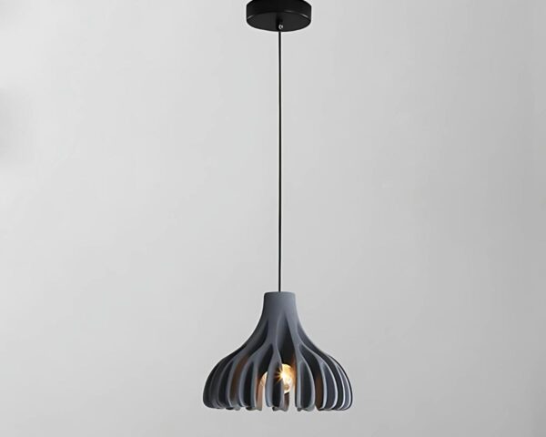 Suspension nordique et créative en résine sur fond gris
