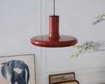Suspension terracotta plate de style scandinave sur fond gris