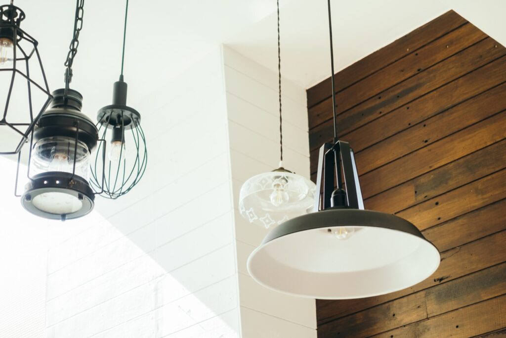Éclairage et décoration : comment choisir une suspension industrielle ? Conseils et astuces vintage ceiling light lamp 74190 6978