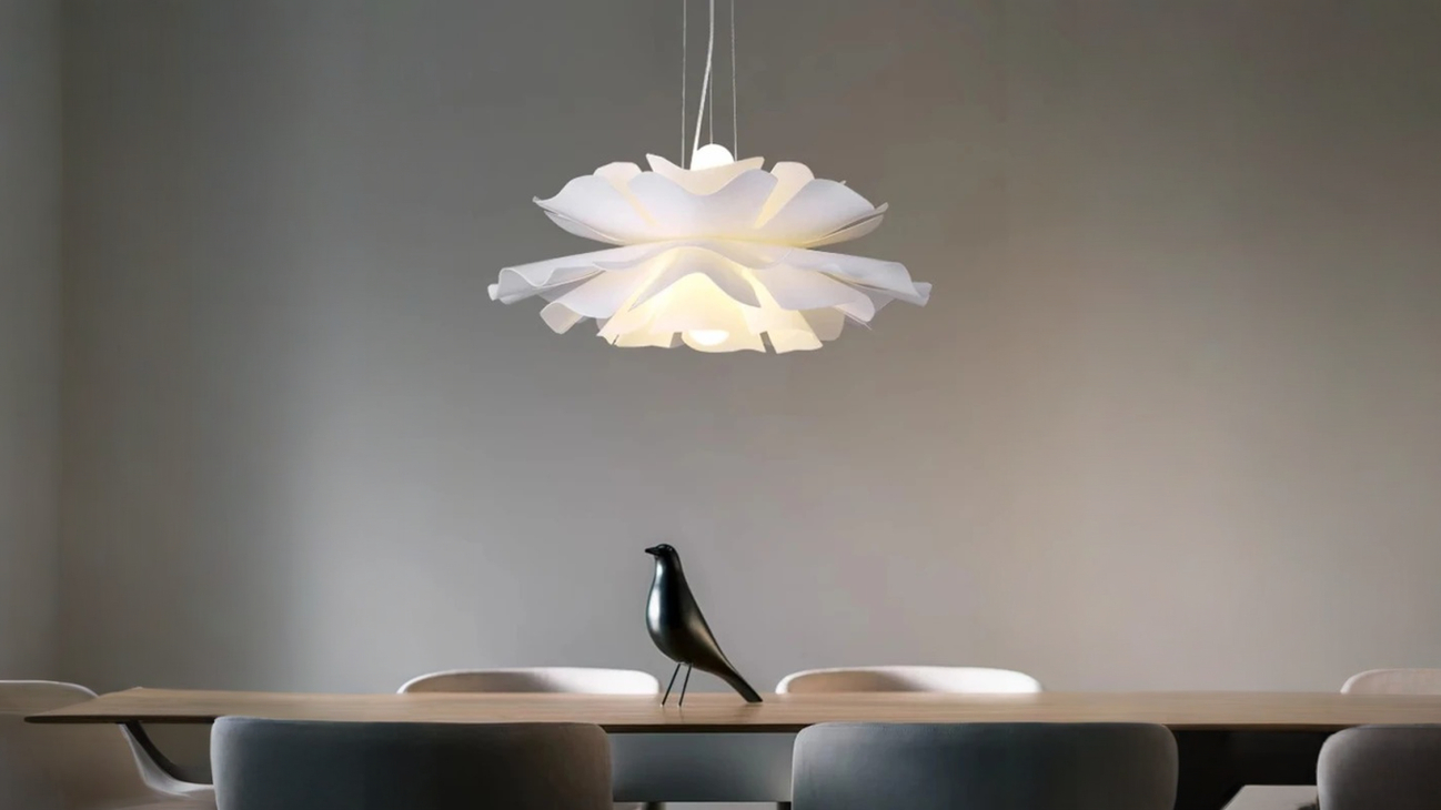 IMG_07_05_25_suspension_luminaire_japandi_fleur_sculptee_0.jpg