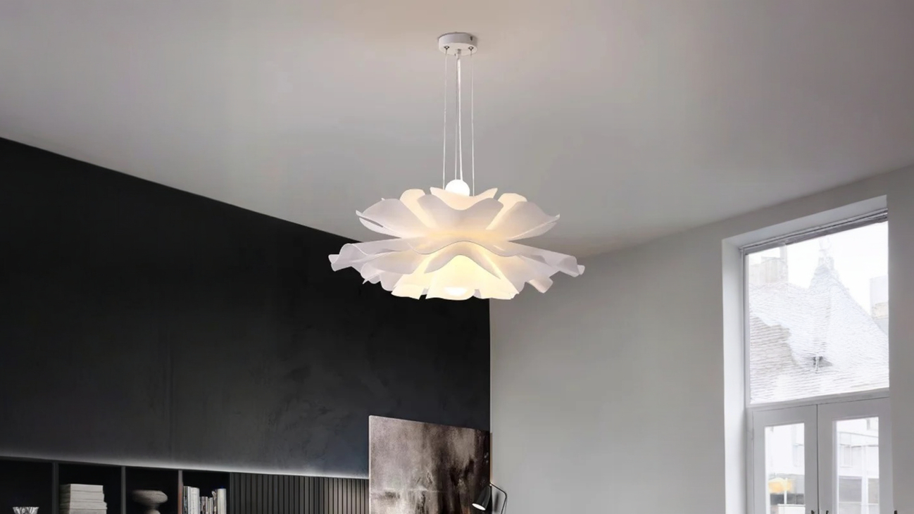 IMG_07_05_25_suspension_luminaire_japandi_fleur_sculptee_01.jpg