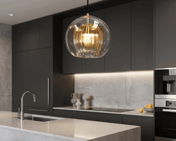 Luminaire suspendu en verre soufflé fait main au charme intemporel