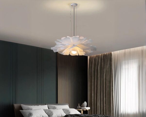 Suspension fleur blanc, taille L (Ø 60 cm), à l’échelle réelle